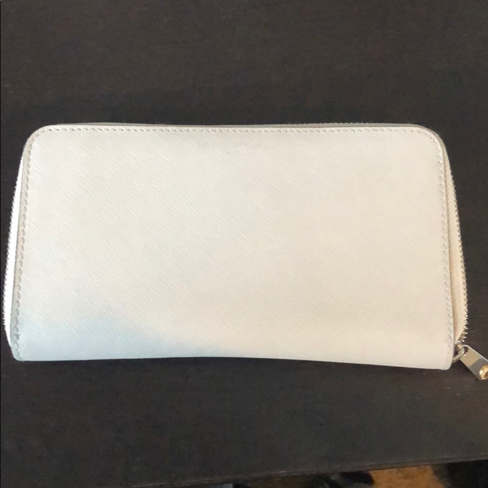 Henri Bendel West 57th XL zip wallet